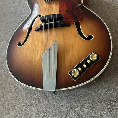 Hofner President 1959 Sunburst w Original case and Guarantee from Selmer image 7