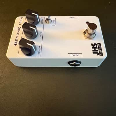 JHS 3 Series Harmonic Trem 2022 - Present - White image 5