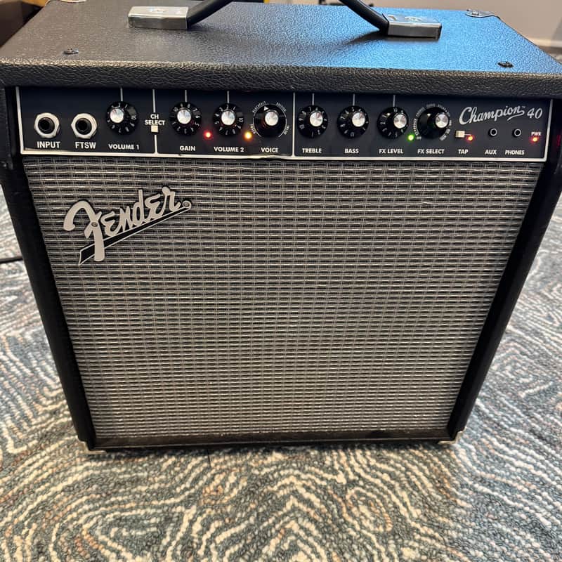 Fender Champion 40 2-Channel 40-Watt 1x12" Guitar Practice Amp 2013 - 2024 - Black image 1