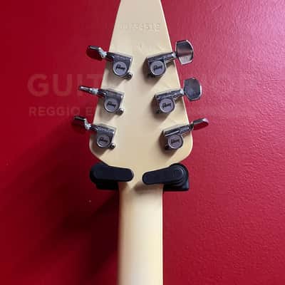 Gibson Flying V Alpine White 1984 image 6