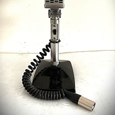 Vintage 1960's Calrad DM-16 Dynamic Microphone, sounds excellent, w/stand-cable image 2