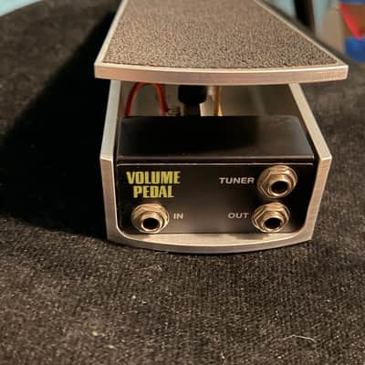 Passive volume pedal