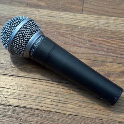 Shure SM58 Handheld Cardioid Dynamic Microphone with Clip and Pouch. image 4