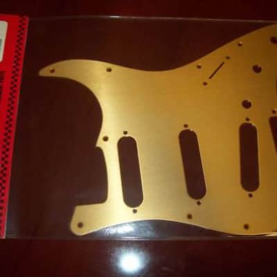 Fender Strat Pickguard, 11-Hole - GOLD ANODIZED, 099-2139-000