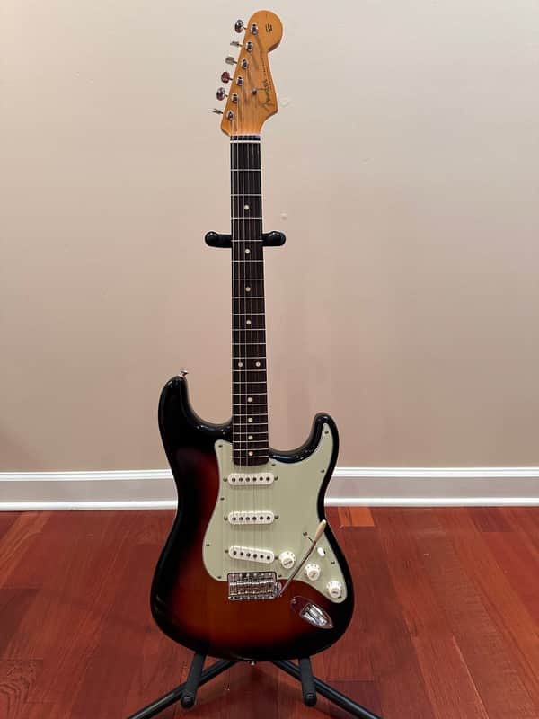Fender Vintera II '60s Stratocaster - 3-Color Sunburst