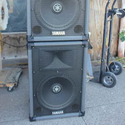 Yamaha S115H II/FOH 2 Way 15" and Horn 200 Watts 8 Ohm