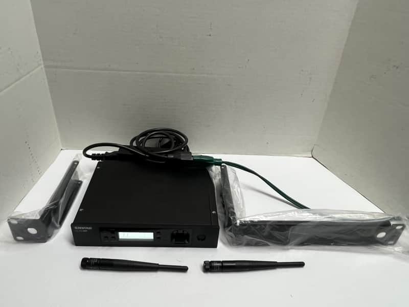 Shure GLXD4R Z2 GLXD14R Wireless Rackmountable Rack Ear Mount Receiver with Power Supply for GLXD GLXD1 GLX-D GLXD4=-Z2 Vocal Mic Guitar Instrument Advanced Digital Wireless Systems Band 2400-2483.5MHz for GLXD24R GLXD14 SM58 B58 Beta 58 B87A image 1