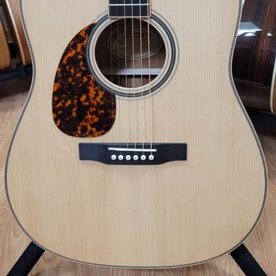 Larrivee D-40 Left Handed image 2
