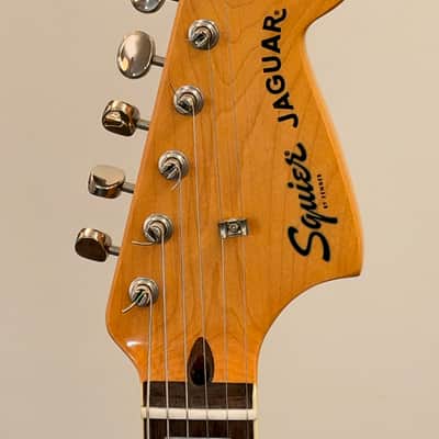 Squier Classic Vibe '70s Jaguar 2024 - 3-Tone Sunburst image 3