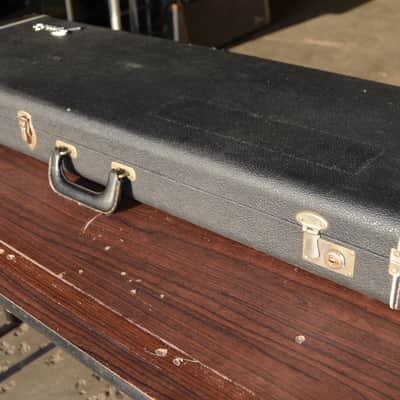 Fender hardshell guitar case for 1972-1977 Stratocaster + Telecaster, with Vintage 1970s mojo! image 2