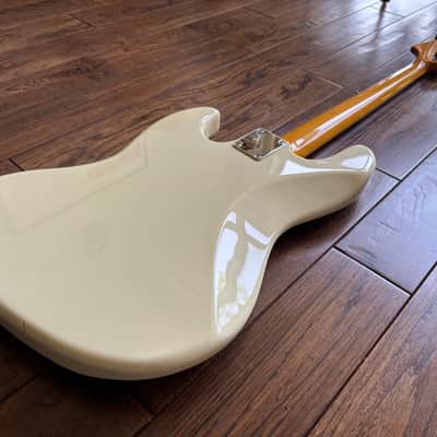 2017 Fender MIJ Traditional '60s Jazz Bass 2017 Arctic White MIJ Japan image 11