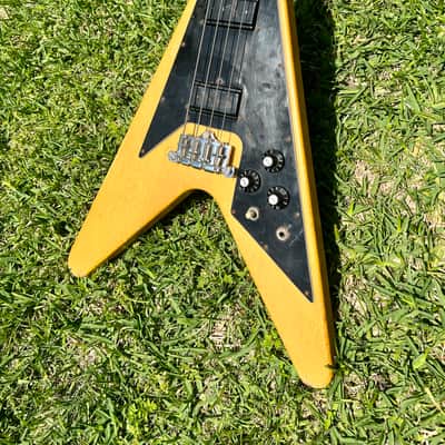 Gibson Flying V Bass 1981 Alpine White image 3