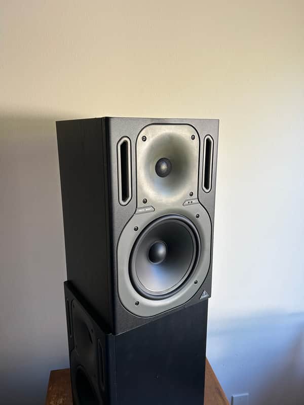 Behringer Truth B2031 8.75" Powered Studio Monitor 2004 - Present - Black image 1