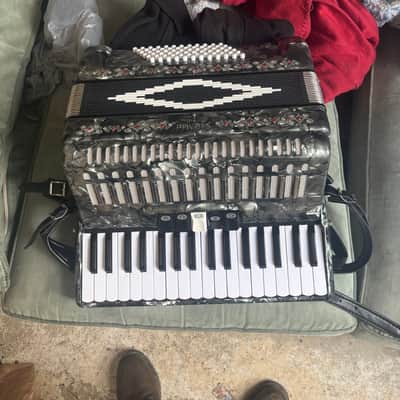 Sofiamari SM3472 34 Piano 72 Bass Button Accordion 2010s - Pearl Gray image 1
