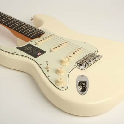 Fender American Vintage II 1961 Stratocaster Left-Hand Rosewood Fingerboard Olympic White V25751 image 4