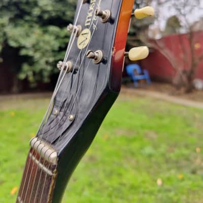 Mosrite Celebrity III 1965-1967 - Sunburst image 14