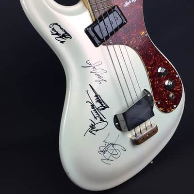 Mosrite Ventures Bass 1965 Pearl White - Signed By The Ventures image 2