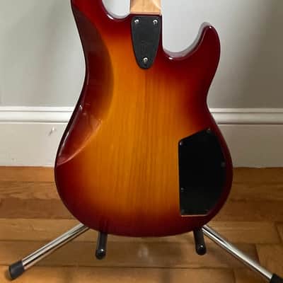 USA G&L L-2000 Left Handed 1998 - Cherry Sunburst image 3