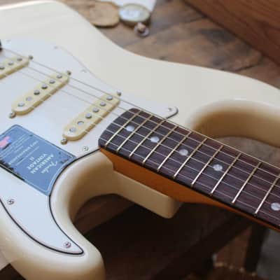FENDER  "Limited Edition American Vintage II 1973 Stratocaster, Olympic White" HARDCASE, PAPERS, 3, 76 KG image 10