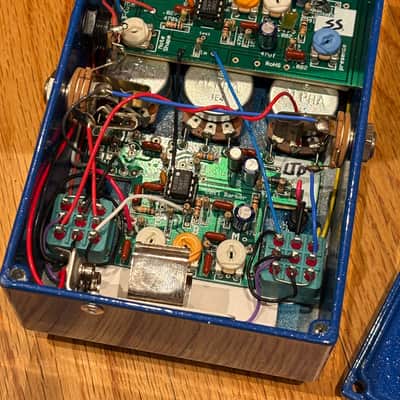Barber electronics  Dual Discrete - Blue image 2