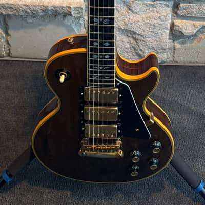 Gibson Les Paul Artisan 3-Pickup 1977 - Walnut image 1