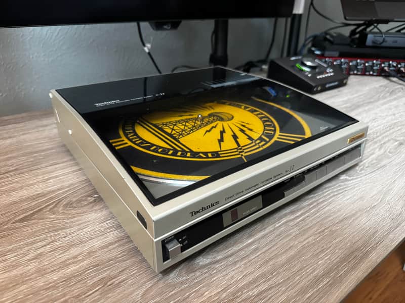 Technics SL J2 linear tracking turntable in very good condition, serviced - 1980's image 1