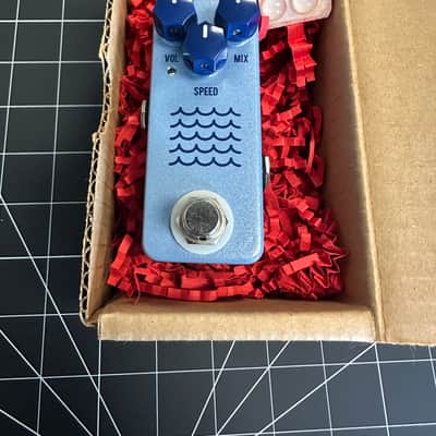 JHS Tidewater Tremolo V2 2020 - Present - Blue image 1