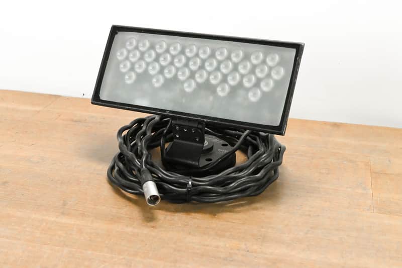 Philips Color Kinetics ColorBlast 12 Wash Light Fixture CG011PW image 1