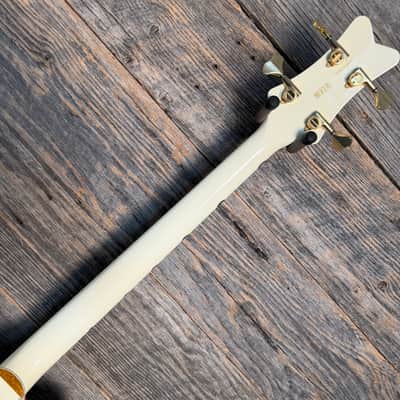 Gretsch G6136B-TP-AWT Tom Petersson 4-String Falcon Bass - Aged White Lacquer image 6