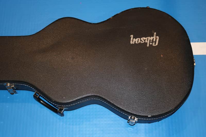 Vintage 1970s Gibson Bass Case - No Tariffs image 1