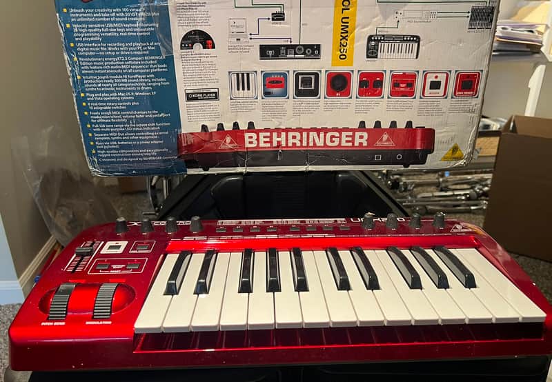 Behringer U-Control UMX250 25-Key USB MIDI Controller Keyboard 2010s - Standard image 1