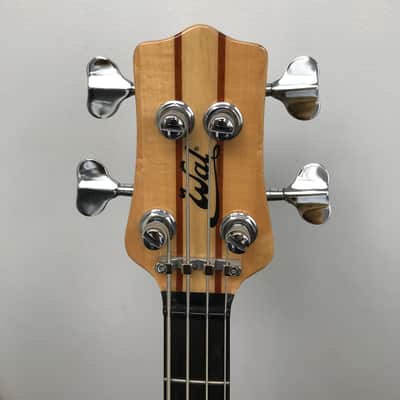 Wal MKII 1996 Walnut facing image 4