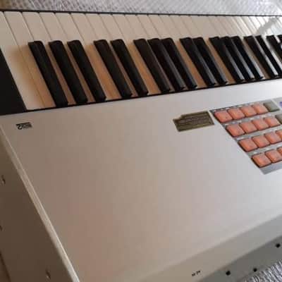 Roland Fantom x8 workstation Synth 88 keys / Synthonia Library image 3