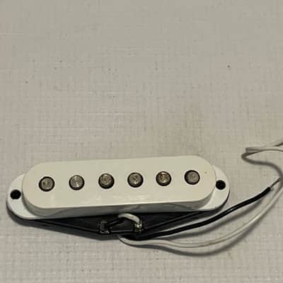 2000's MIM Fender Mexican Standard Stratocaster Single Coil Middle Guitar Pickup 6.87k (No Hardware)