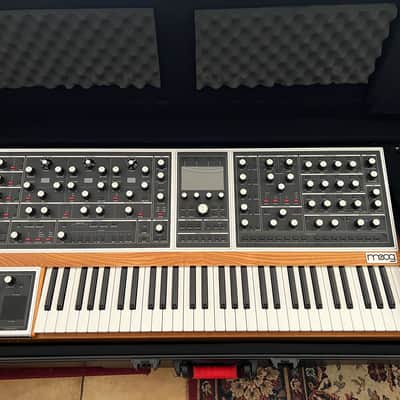Moog One 16-Voice 61-Key Polyphonic Analog Synthesizer 2018 - Present - Black/Ash