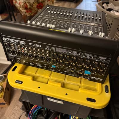 Midas M32R LIVE Digital Mixing Console 2018 - Present - Black image 2