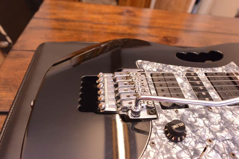 【希少】Ibanez JEM555 Steve Vai DiMarzio 現状品 DISC Ibanez JEM555, Steve Vai Signature Electric Guitar, White at