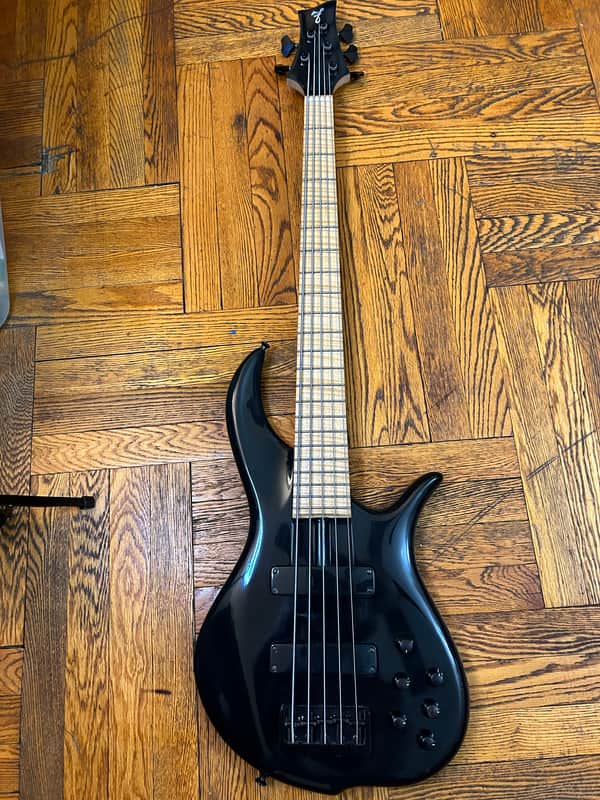 F Bass BN5 image 1