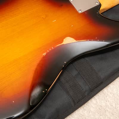 Fender Road Worn '60s Jazzmaster with Pau Ferro Fretboard 2018 - 2019 - 3-Color Sunburst image 10
