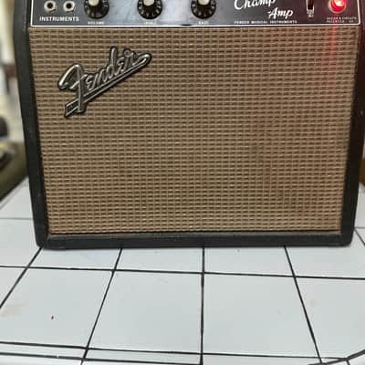Fender Champ amp AA764 1964 - Silver screen image 1