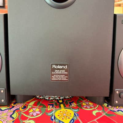 Roland DM-2100 Desktop Monitor System With SUB image 3