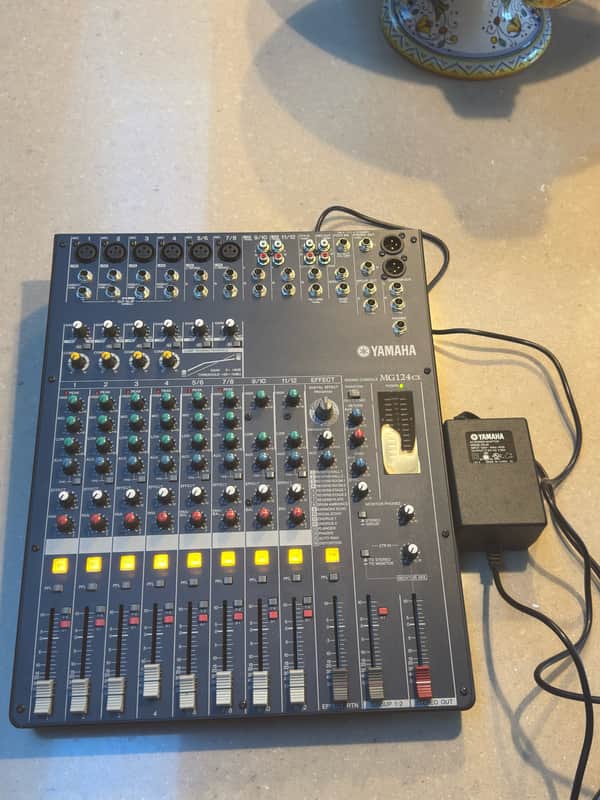 Yamaha MG124CX 12 Channel Mixer | Reverb