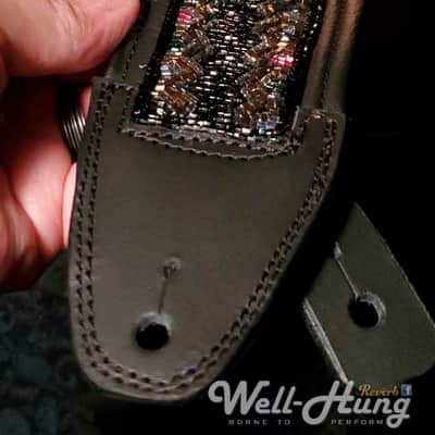 Well-Hung "Showstoppah!" 3-1/4" wide padded leather and beaded Class Act Guitar Strap image 2