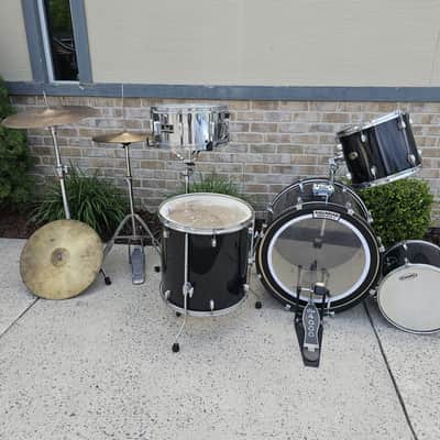 Pearl Forum Series Drum Kit 2000s - Black image 1
