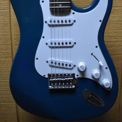 New York Pro Stratocaster 2000's - Blue image 2