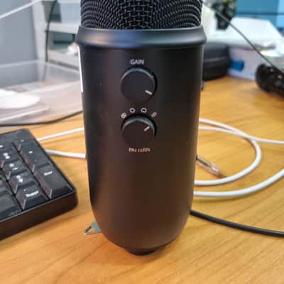 Blue Yeti Multipattern USB Microphone 2010s - Blackout image 2