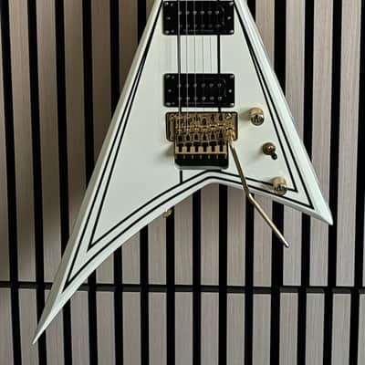 Jackson Pro Series RR3 Rhoads 2016 - Present - Ivory with Black Pinstripes image 1