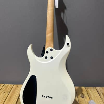 George Washburn Limited Stratocaster Alpine White 2000s image 7