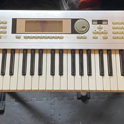 Korg Triton LE 61-Key Workstation