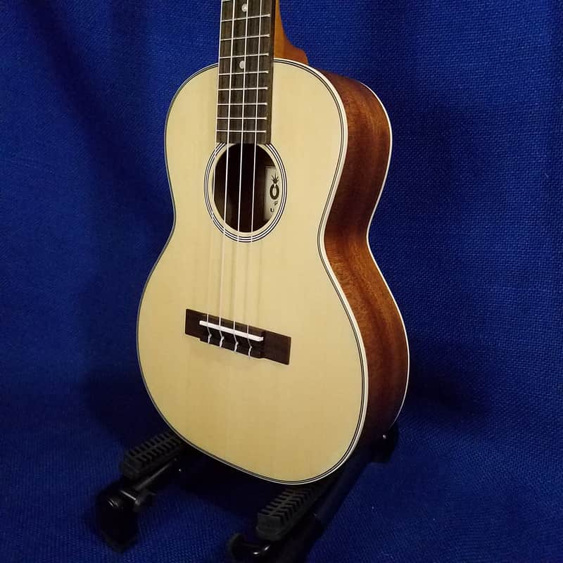 Ohana TK-22 Solid-Top Spruce/Mahogany Tenor Ukulele image 2
